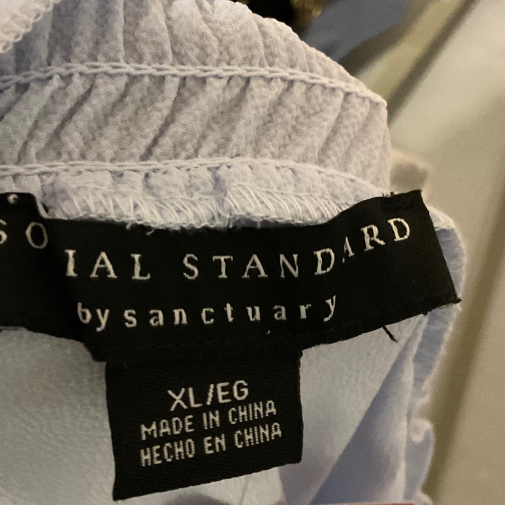 Social Standard by Sanctuary Light Blue Women's Top. XL - Picture 6 of 7